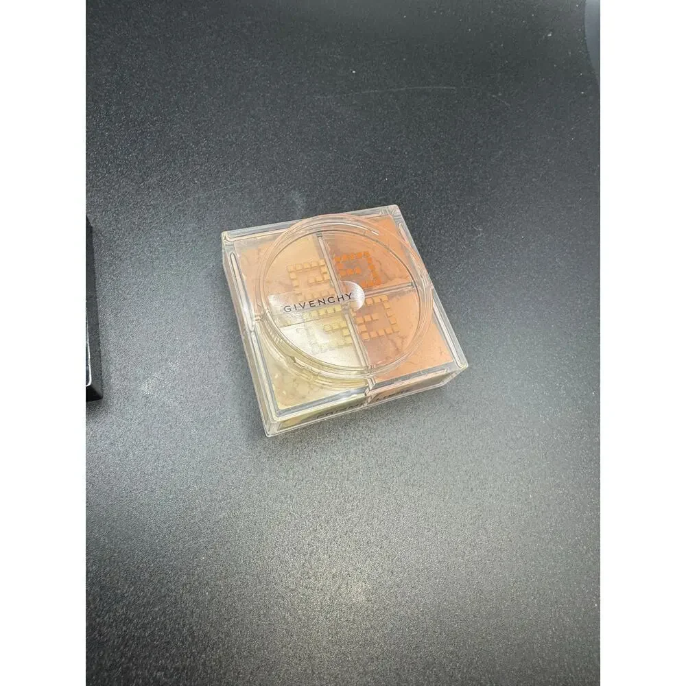 NWT Givenchy OG Formula Setting Powder Libre Prism Shade 5- No puffer